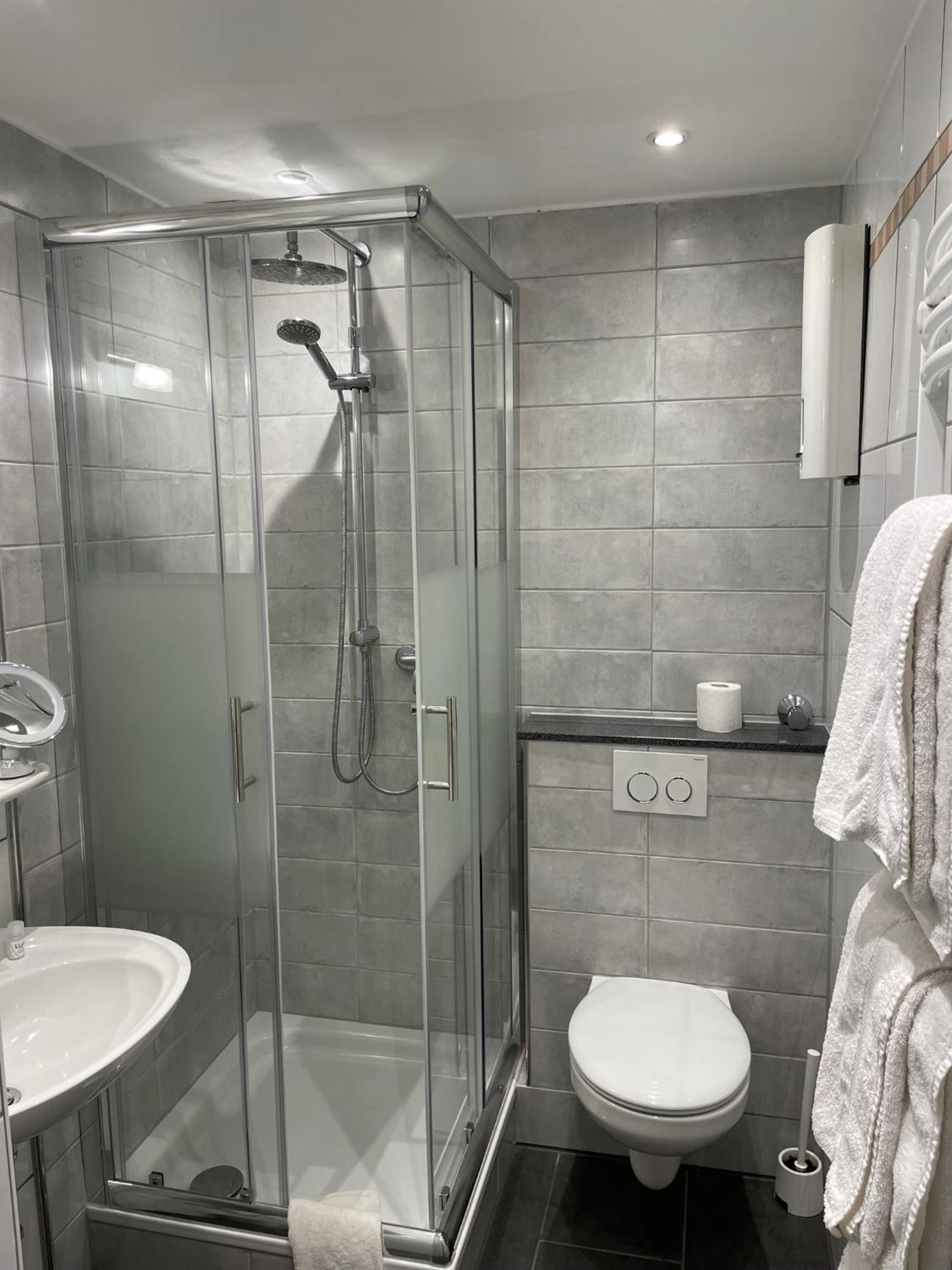 Apartmenthaus Sonnen Дюссельдорф Екстер'єр фото