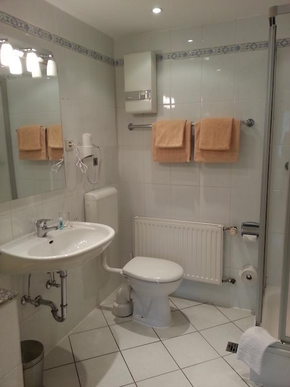 Apartmenthaus Sonnen Дюссельдорф Екстер'єр фото